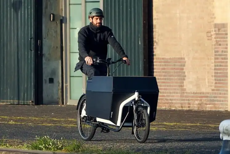 Vélo Cargo Électrique avec boite avant